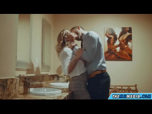 ❤️ Nuair a mheallann blonde busty tú i seomra scíthe poiblí ️ Porn ag porn % ga.stroybassein.ru% ❌❤